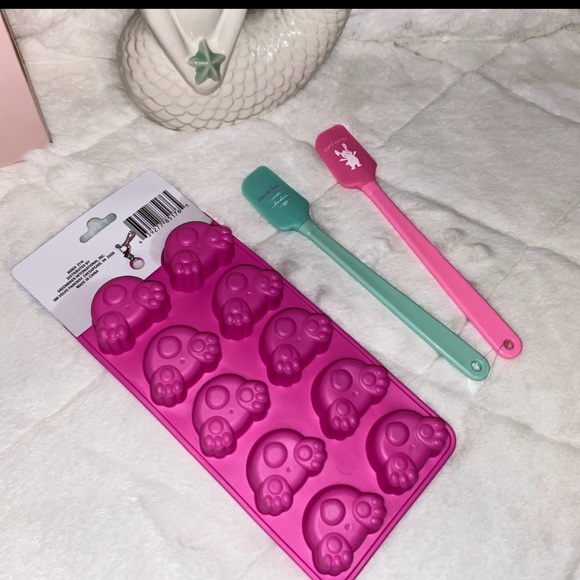 EASTER BUNNY TAIL ICE CUBE TRAY AND 2 SILICONE SPATULAS - Picture 2 of 3